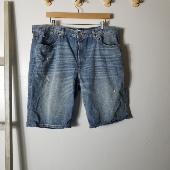 URBAN MEN'S DISTRESSED JEAN SHORTS SIZE 40 - Picture 1 of 13